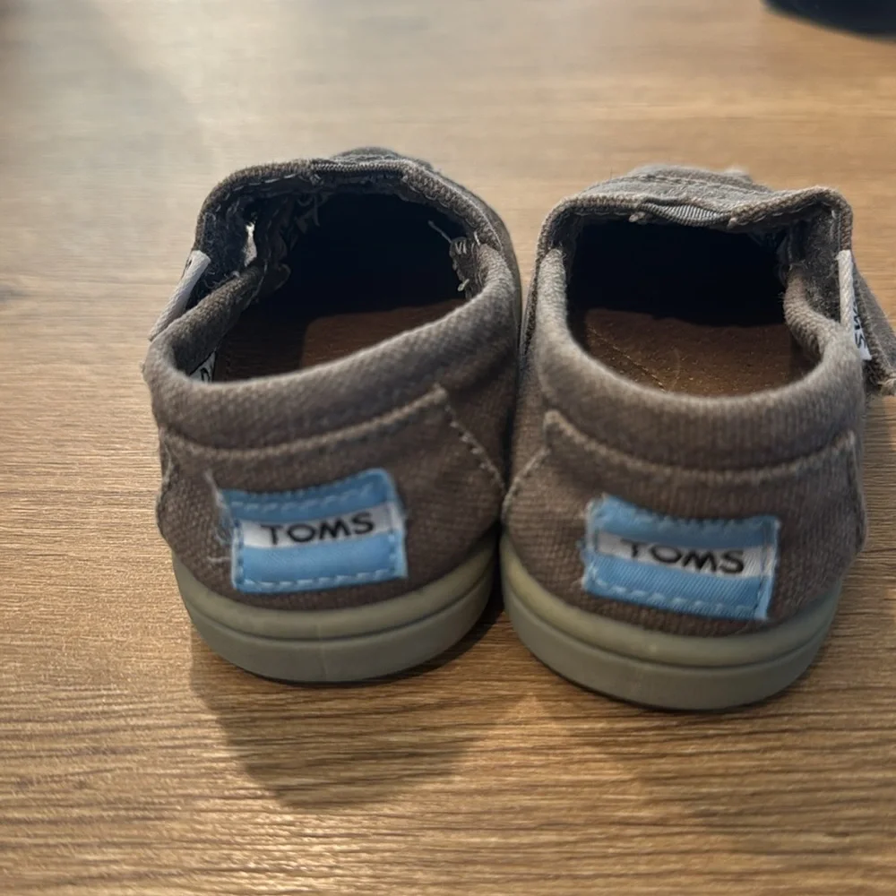 Toms Boys Baby Toddler Size 4 Slip On Elastic Easy On Off‎ Classic